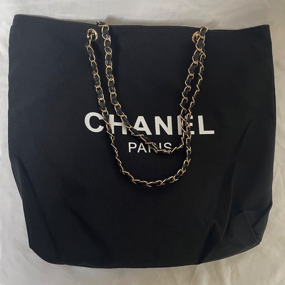 NewChanel Canvas Tote Gold Chain Strap VIP - Picture 2 of 13